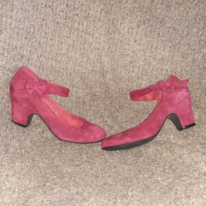 DJANGO & JULIETTE-Splendid-RETRO-Dark Fuschia Suede Mary Jane Bow Heels-Sz 37-NM